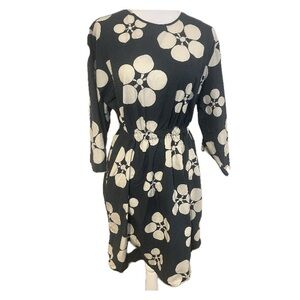 AVN Italy, Gray and White Floral Dress with tied waist , Size M (40)